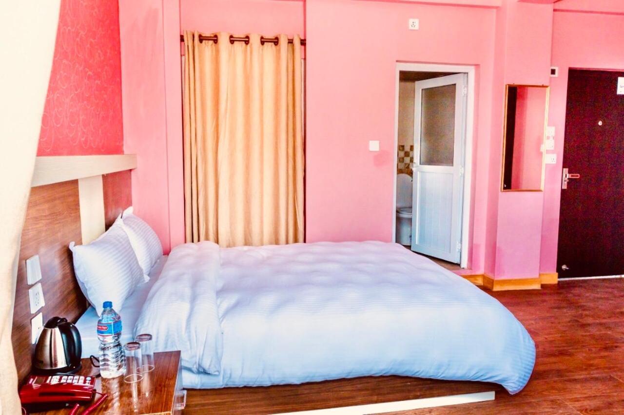 Millennium Blue Hotel Nagarkot Buitenkant foto